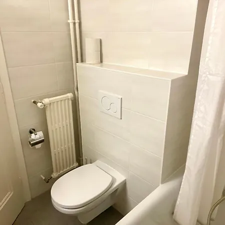 Apartment Meuble Proche De La Gare De 12 *