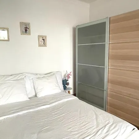 Meuble Proche De La Gare De 12 Apartmán *