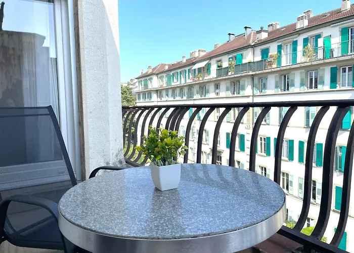 Meuble Proche De La Gare De 12 * Lausanne