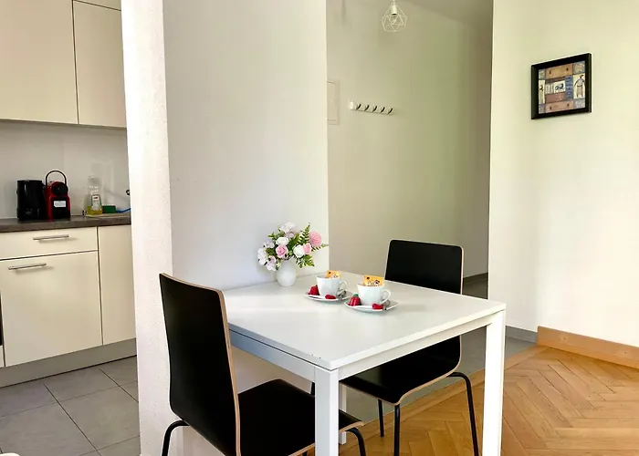 Meuble Proche De La Gare De 12 Лозана